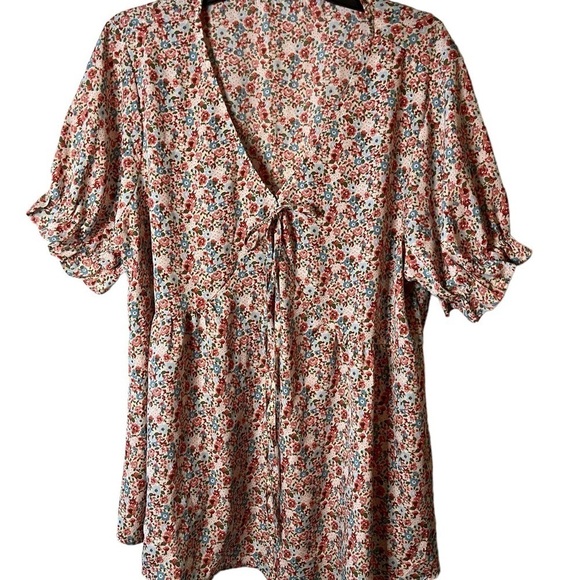 SHEIN Curve Floral Tie Front Plus Size Blouse - Picture 2 of 7
